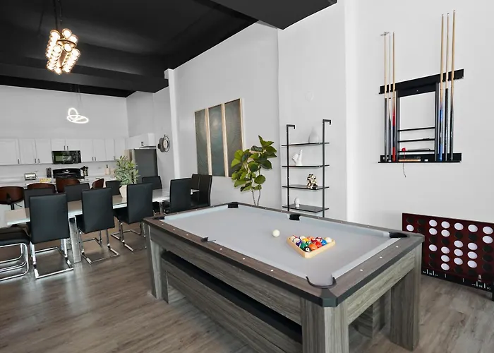Spacious 6br Group Unit Near Mccormick & Lakefront * Чикаго