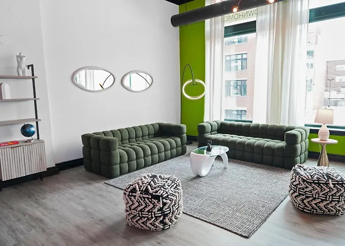 Апартаменты Spacious 6br Group Unit Near Mccormick & Lakefront Чикаго