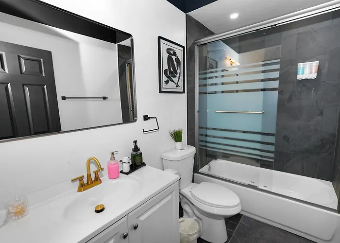 Spacious 6br Group Unit Near Mccormick & Lakefront Апартаменты