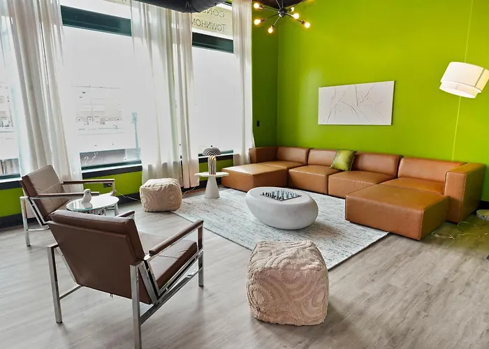 Spacious 6br Group Unit Near Mccormick & Lakefront