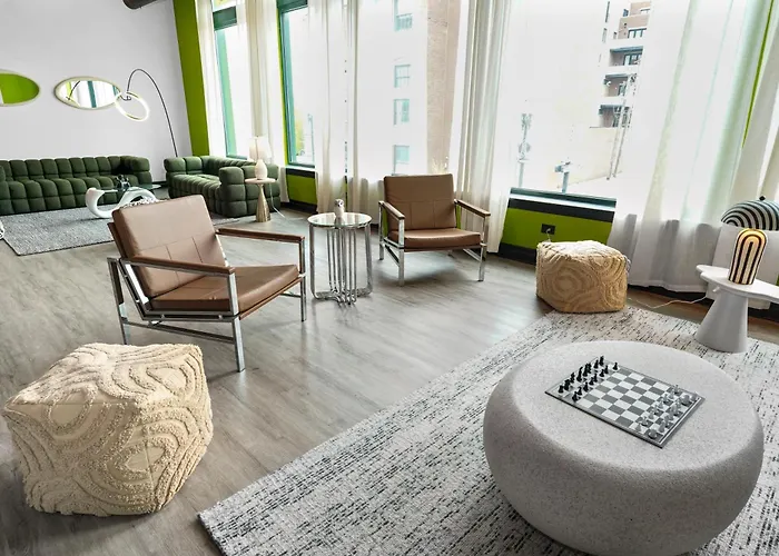 Апартаменты Spacious 6br Group Unit Near Mccormick & Lakefront